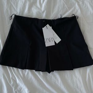 Zara black pleated skort size S